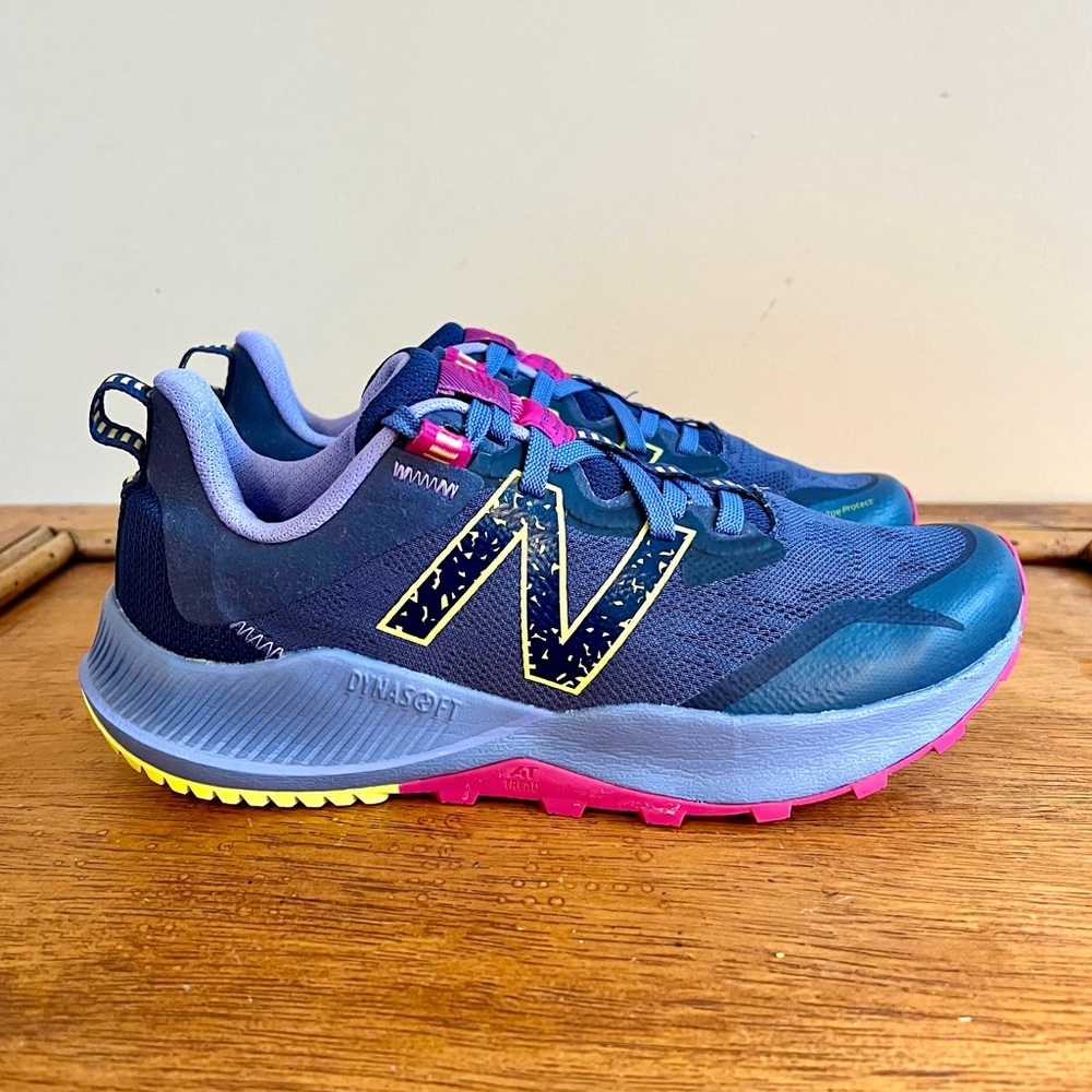 New Balance Women's Dynasoft Nitrel V4 Trail Running Shoe Size 8 Blue